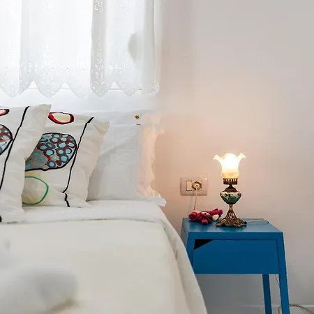 Apartment Sunkissed 1br Amazing Views By The Sea By Pikhost