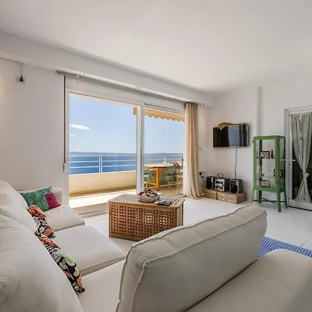 Sunkissed 1br Amazing Views By The Sea By Pikhost Sarandë